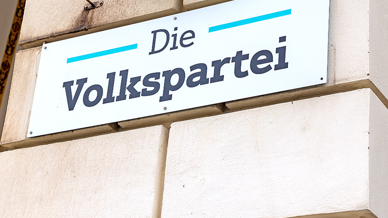 Logo vor der ÖVP-Zentrale in Wien