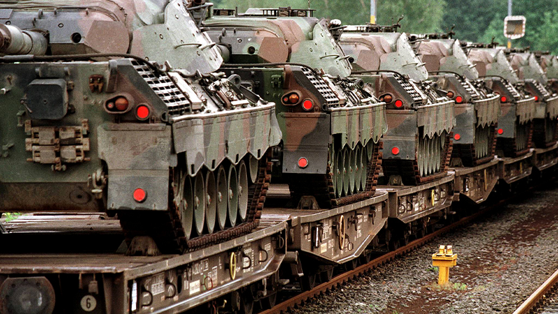 Transport von Leopard-Panzern