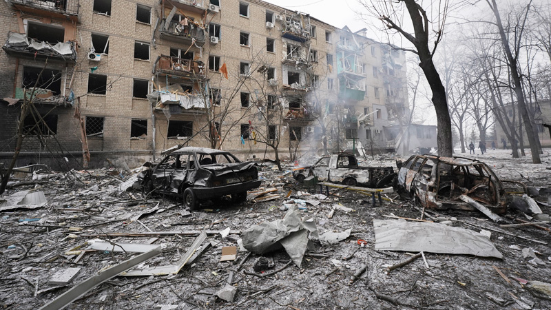 Zerstörtes Wohnhaus nach einem russischen Angriff in der Ukraine